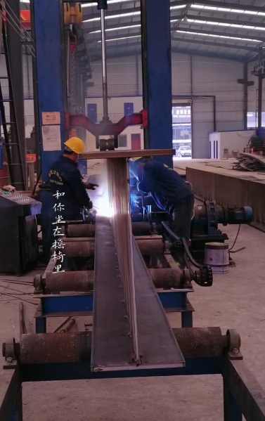 甘肃天祝钢结构厂H型钢组立机